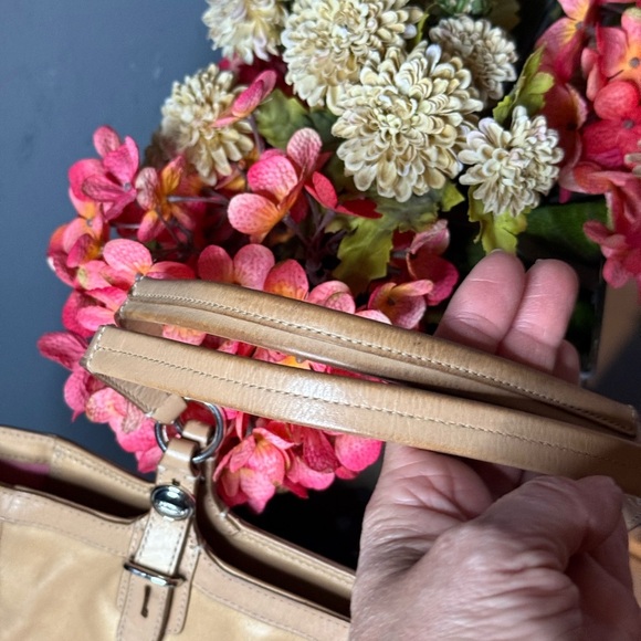 Coach Hampton Laguna Leather Handbag Tote M1082-F16565 Gold Shimmery -Authentic - Picture 3 of 7